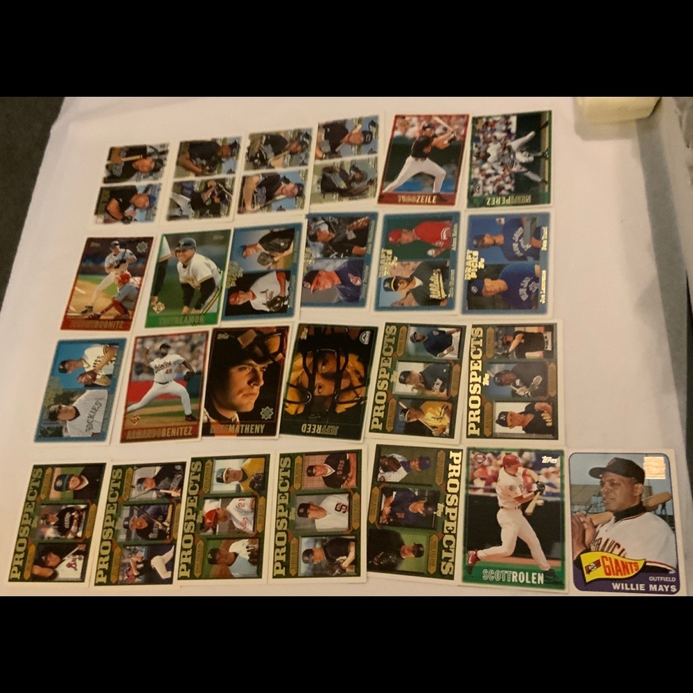 Bundle of Baseball Cards Lot 297